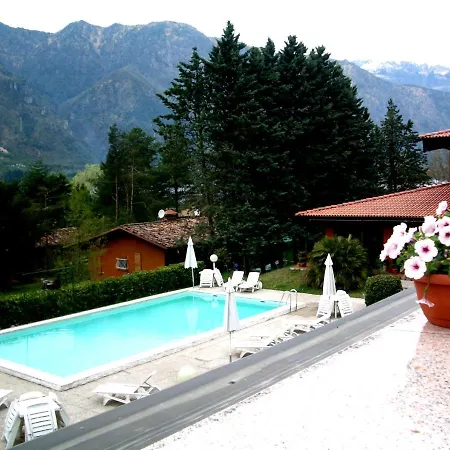 Feriehus — Pool — Idro
