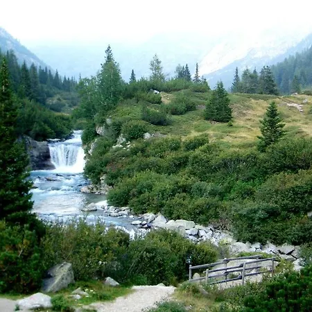 Feriehus — Pool — Idro