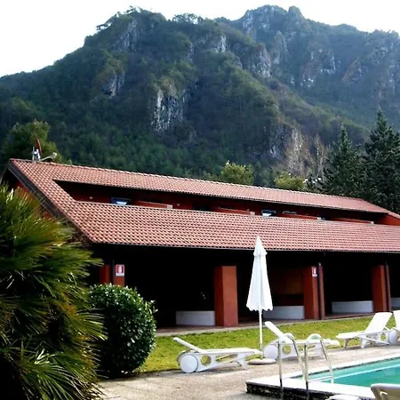 Σπίτι διακοπών — Pool — Idro *