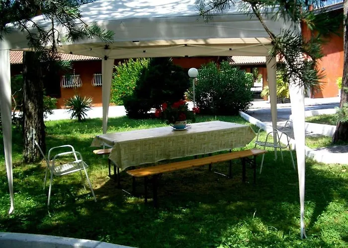 — Pool — Idro * Vesta