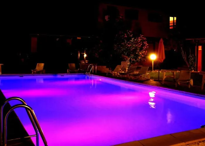 — Pool — Idro