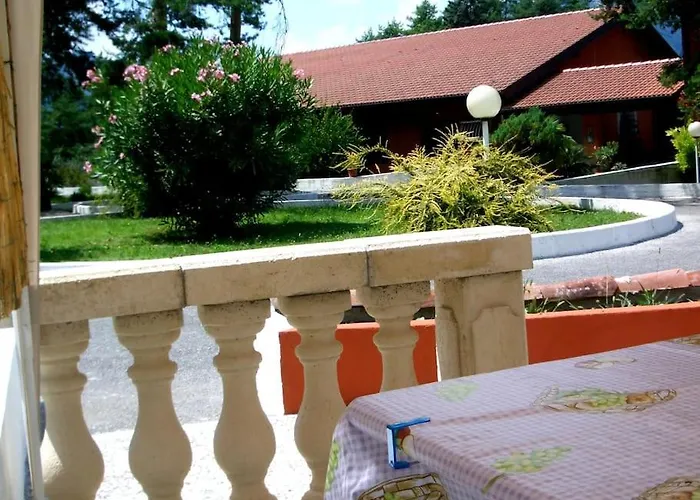 — Pool — Idro Σπίτι διακοπών Vesta