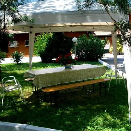 — Pool — Idro * Vesta