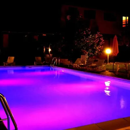 — Pool — Idro
